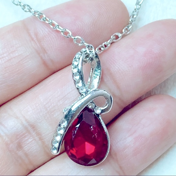 ❣️$25/3❣️ Ruby Rhinestones Pendant Necklace - Picture 4 of 10